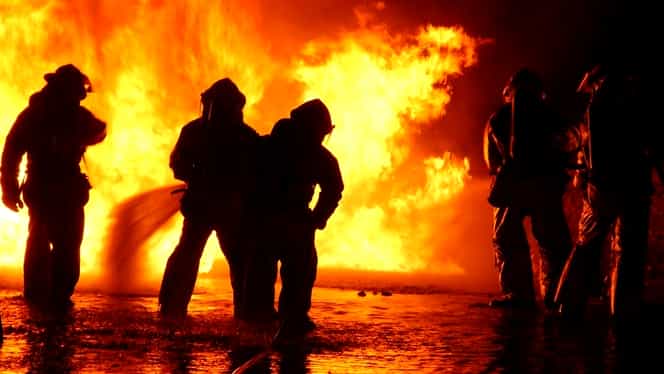 Incendii pe bandă rulantă în județul Bihor. Avertismentul Inspectoratului pentru Situații de Urgență