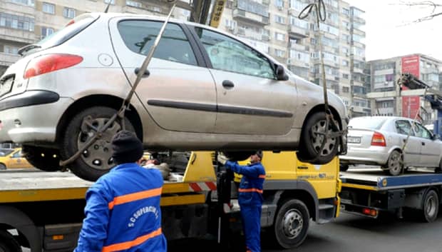 Mașini ridicate de primărie, în București! Cât costă să recuperezi autoturismul
