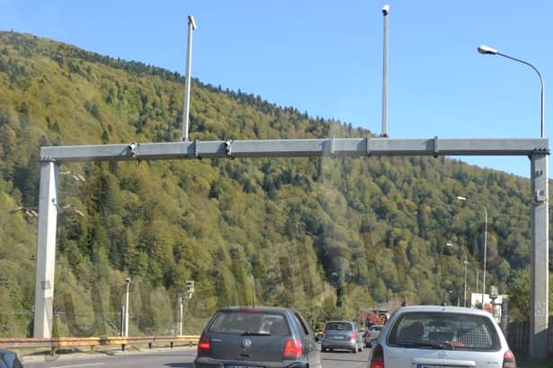 Camerele pentru rovinietă „veghează” pe multe șosele din toată România să „prindă” șoferii care nu au plătit taxa de drum