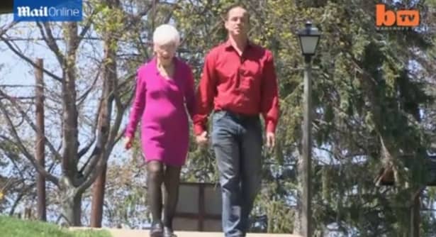 GALERIE FOTO. Cuplul care a uimit o lume întreagă! Are o iubită de 91 de ani şi se mândreşte cu asta!
