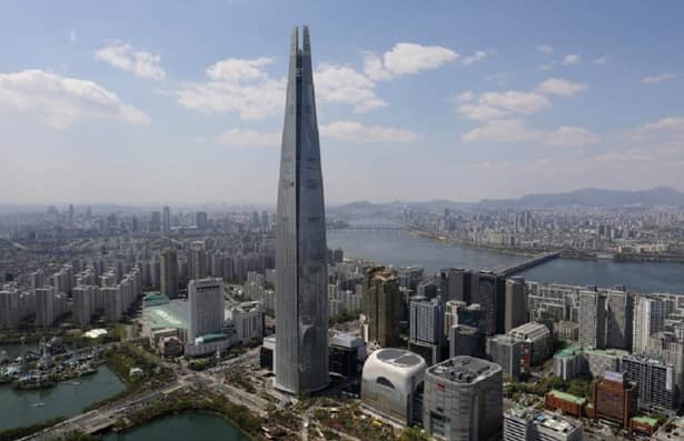 Cele mai înalte 10 clădiri din lume: Lotte World Tower - 555,7 m, 123 de etaje. Cea mai înaltă clădire din Coreea de Sud