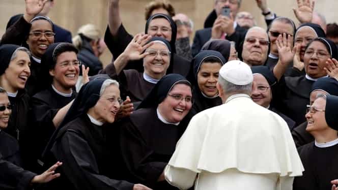 Papa Francisc surprinde din nou: Nu trebuie să fie neapărat virgine