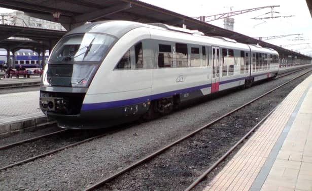 FOTO și VIDEO Tren deraiat și trafic feroviar blocat, vineri, 8 Martie! Garnitura Inter Regio circula pe ruta Sighetu Marmației – București