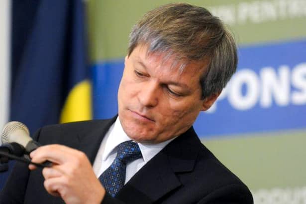 Din ce partid făcea parte Dacian Cioloş în tinereţe! FOTO. Dezvăluire incredibilă