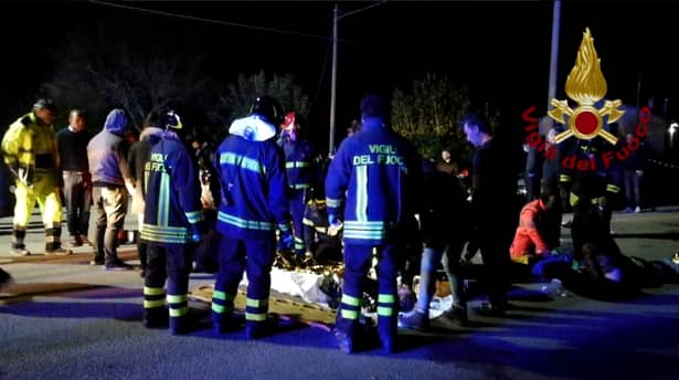 Tragedie într-un club din Italia! 6 persoane au murit şi peste 100 au fost rănite. Foto şi video