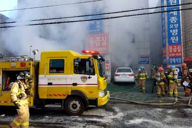 41 de oameni au murit într-un incendiu izbucnit la un spital din Coreea de Sud!