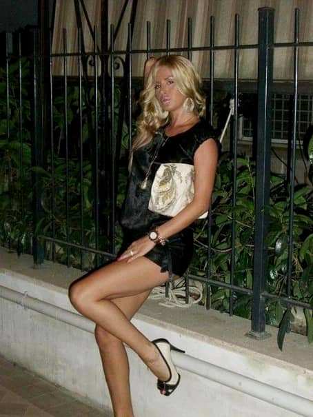 Cum arată Rosse Marie Florescu la 40 de ani! Vă amintiți de blondina care făcea senzație la ”Surprize, surprize” și pe ”Vaporul iubirii”?