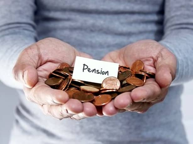 Votul pe legea pensiilor, amânat din nou! Puterea nu are majoritate în Parlament