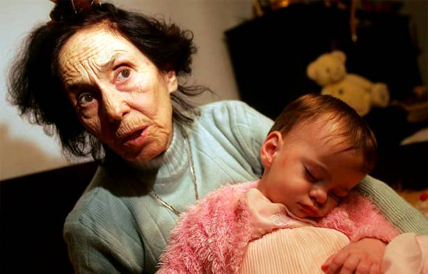 FATA celei mai batrane mame din România a şocat Internetul!  Cum s-a pozat ELIZA ILIESCU! A ajuns de nerecunoscut