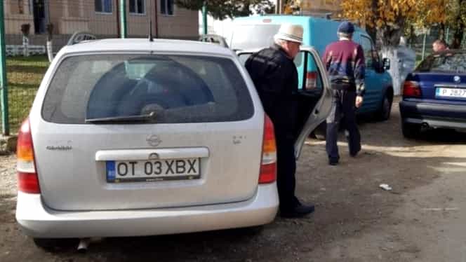 Scandal într-o comună din Olt! Mașina primăriei aduce bătrânii la vot! Edilul PSD, reacție amuzantă: „I-a ieşit în cale, i-o fi făcut cu mâna”