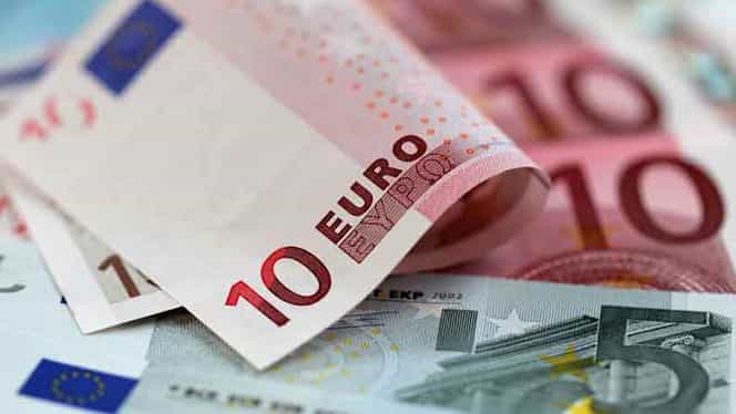 CURS BNR. Euro şi dolarul s-au depreciat în ultima zi a săptămînii
