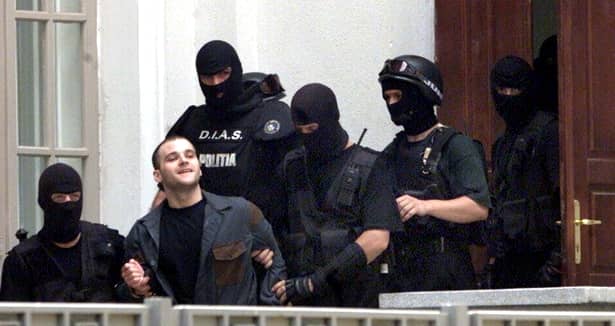 Îl mai ştii pe criminalul Passaris? Cum s-a transformat în puşcărie „Fiara din Balcani”