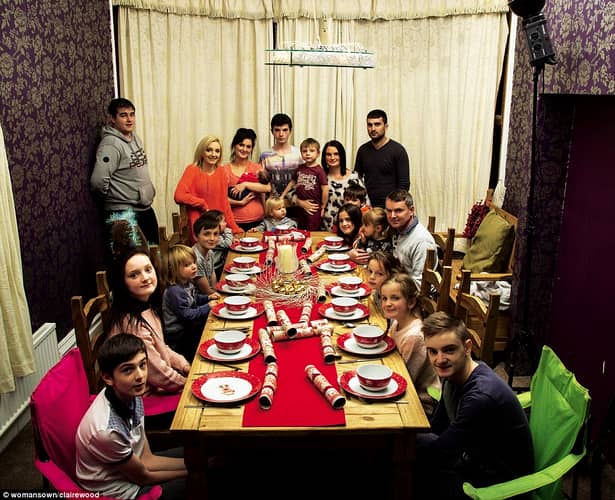 Cea mai numeroasă familie! Vezi câtă mâncare consumă doar la micul dejun! GALERIE FOTO