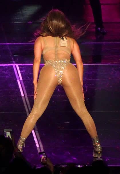 Jennifer Lopez a comis gafa carierei pe scenă, la ultimul concert! Lenjeria intimă a cedat şi… UPS!!!!