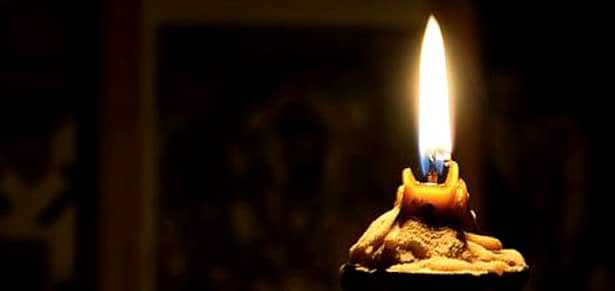De ce e bine să aprinzi lumânări albe de Ziua Morților. Semnificația ascunsă printre rândurile Bibliei!