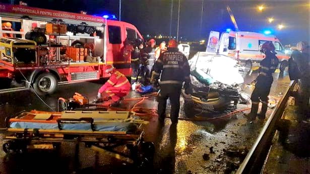 Un grav accident de circulaţie s-a produs în Constanţa, la Ovidiu. Imagini de la faţa locului cu maşinile lovite