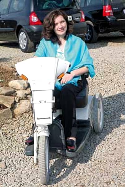 Femeia care a sfidat știința: a purtat trei sarcini în scaunul cu rotile