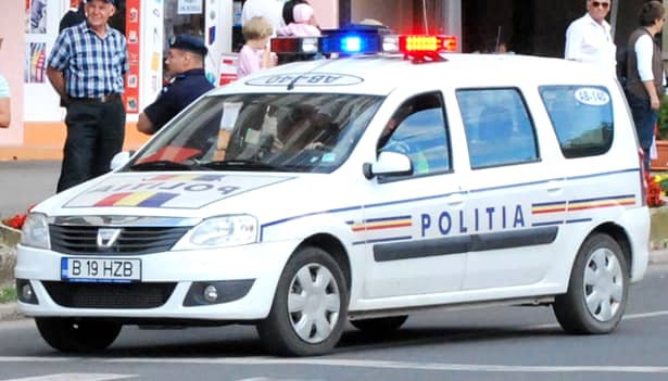 Accident cu o mașină din coloana oficială a Ambasadei Marii Britanii, în Capitală. O femeie a fost rănită