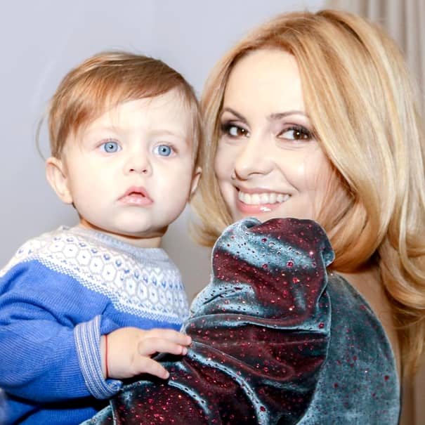 Simona Gherghe și-a creștinat fiul în weekend. Băiețelul prezentatoarei TV are 8 luni. FOTO