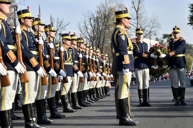 Ziua Armatei Române sărbătorită în unitățile militare! Mai multe manifestări au loc în diferite garnizoane