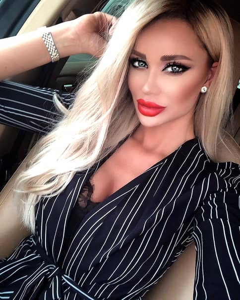 Din ce face bani Bianca Drăgușanu?Ce viață de lux are frumoasa blondă