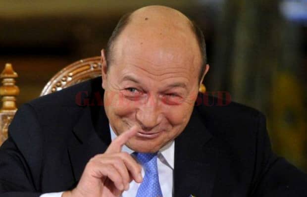 Băsescu, replică pentru Dragnea: “Daddy cheaună peste tot că ce rău e Iohannis!”