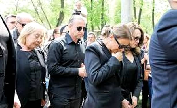 Anamaria Prodan la inmormantarea mamei sale