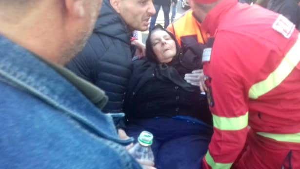 Lorena Balaci a cedat lângă sicriul tatălui ei! A izbucnit în hohote de plâns