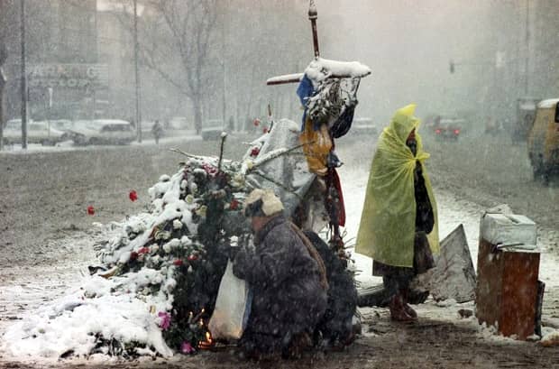 29 ani de la Revoluția din 1989. Cum îi cinstesc preoții pe eroii morți în acel decembrie însângerat