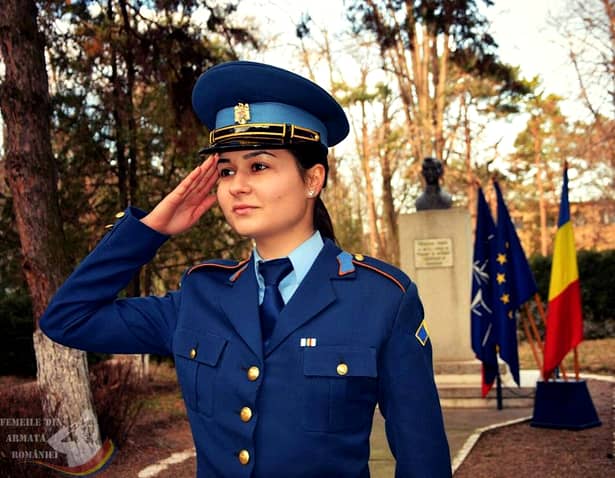 Parada de 1 Decembrie București. Cele mai frumoase femei în uniformă militară