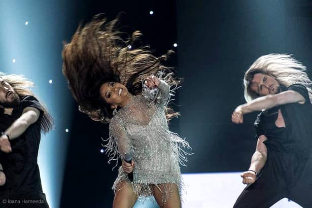 Bella Santiago, apariție wow înainte de finala Eurovision! Câștigătoarea de la X Factor, surpriză pentru fani de Valentine’s Day