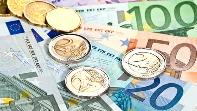 CURS BNR. Euro trece pragul de 4,5 lei