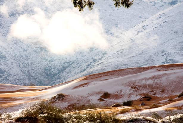 A nins într-unul dintre cele mai calde locuri de pe Pământ! Imagini spectaculoase din deşertul Sahara!