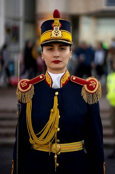 Cine este femeia care va purta drapelul României, la parada de 1 Decembrie! Cum va fi îmbărcată Ecaterina Diaconu
