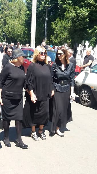 Imagini dureroase cu Cristina Țopescu, la mormântul lui Cristian Țopescu! A avut nevoie să se așeze