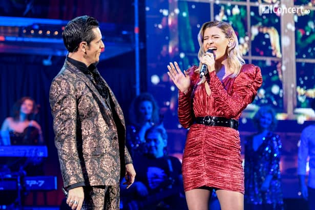 Alina Eremia, cu totul la vedere pe scenă, la Concertul de Crăciun al lui Ştefan Bănică Jr!
