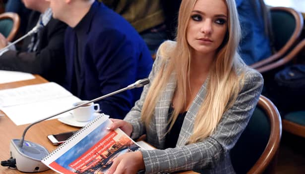 Cum arată Elizaveta Peskova, fiica purtătorului de cuvânt al lui Vladimir Putin, care lucrează la Parlamentul UE. FOTO