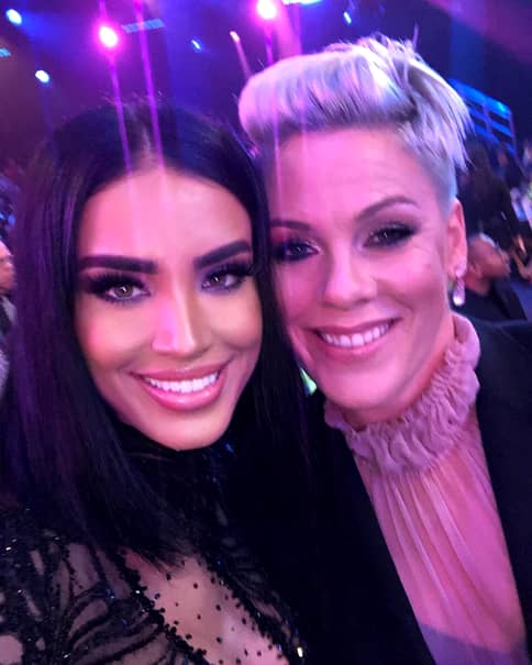 Adelina Pestrițu a primit premiul Best Romanian Influencer în America. Vedeta și-a făcut selfie cu Kim Kardashian și Pink. FOTO