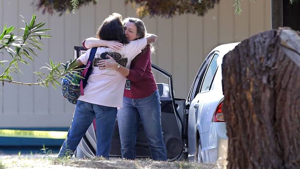 Atacatorul de la şcoala primară din SUA a tras din maşină asupra copiilor! Cinci persoane au fost ucise