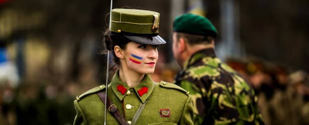 Parada de 1 Decembrie București. Cele mai frumoase femei în uniformă militară