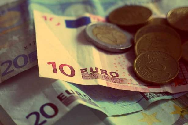 România se pregătește să adere la moneda euro în 2024