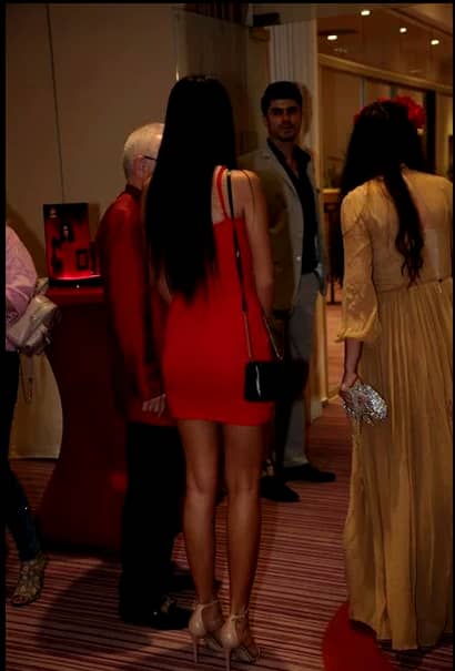 Oana Cojocaru, probleme cu rochia mult prea scurtă! Ce au văzut cei aflați la eveniment!