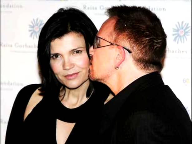 Cum arată soția lui Bono, unul dintre cei mai bogați artiști din lume