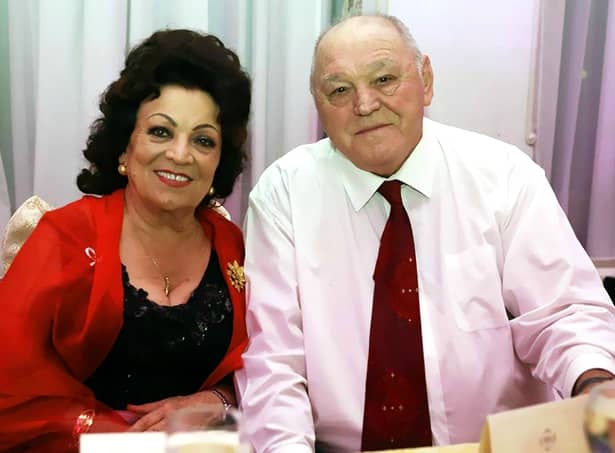 Este vorba despre Mircea Câmpeanu, care este căsătorit de aproape 40 de ani cu legendara cântăreaţă. Bărbatul are acum peste 80 de ani și se confruntă cu mai multe probleme de sănătate. Mircea Câmpeanu suferă de diabet și are probleme cu inima.
