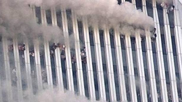 GALERIE FOTO CUTREMURĂTOARE / Cele mai puternice 30 de imagini de la atentatele TERORISTE din 11 septembrie 2001