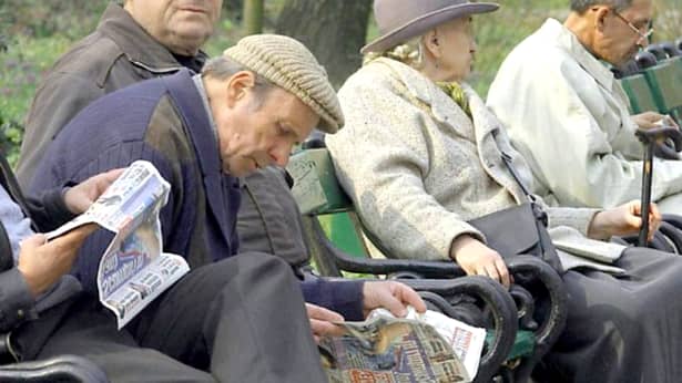 Vești bune pentru pensionarii din România! Din martie, cresc pensiile