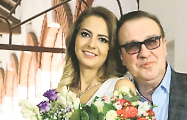 GALERIE FOTO. La 60 de ani, Gabriel Cotabiţă s-a căsătorit în secret! Cum arată soţia sa