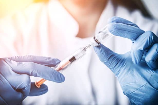 Persoanele din grupa de risc se pot vaccina gratuit împotriva gripei