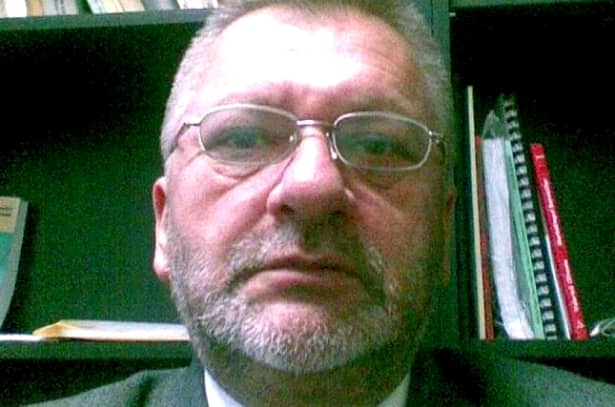 Liviu Gravilescu a fost profesor universitar în Baia Mare, a lucrat la Prefectura Maramureș în funcția de consilier IT și consilier direct al prefectului. El a fost găsit mort în dimineața zilei de marți, 10 iulie.