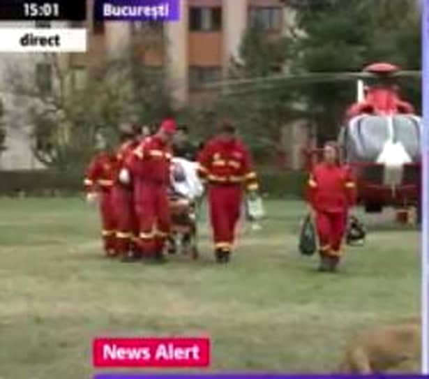Operația, realizată de doi medici rezidenți la Spitalul Județean din Craiova, a decurs bine, însă doctorii au ales să-l trimită la un spital din Capitală.  Se pare că elicopterul în care se află Busu va ateriza în București la orele 15:30, potrivit Cancan.ro